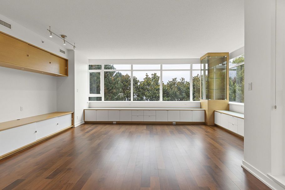 305 5955 Balsam Street Vancouver, BC - 4