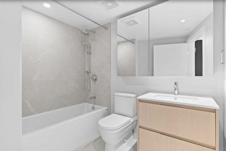 1808 1500 Fern Street North Vancouver, BC - 5