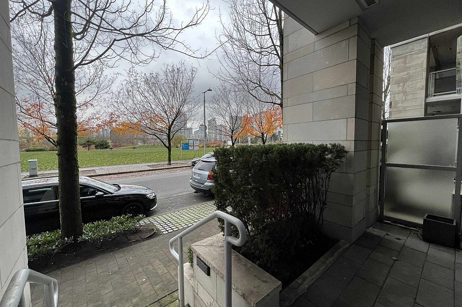 1618 Columbia Street Vancouver, BC - 8