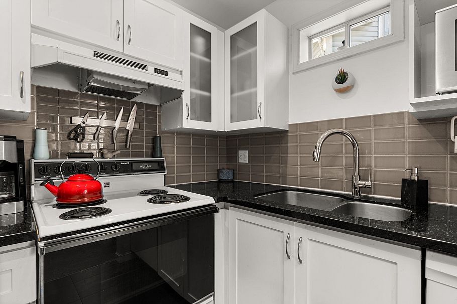 202 1537 Charles Street Vancouver, BC - 8