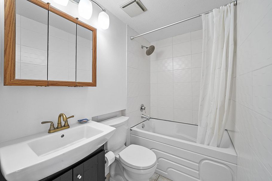 3535- 3539 W 3rd Avenue Vancouver, BC - 22