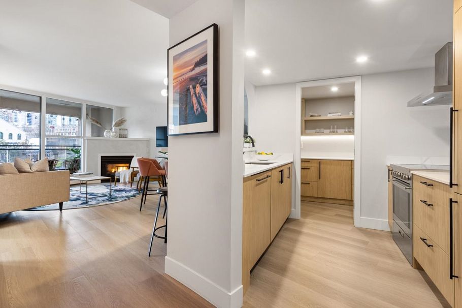 407 183 Keefer Place Vancouver, BC - 2