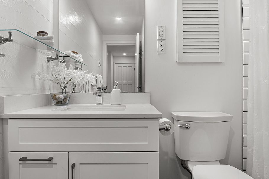 1253 Plateau Drive North Vancouver, BC - 16