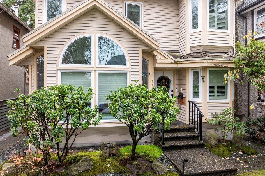 4560 W 7th Avenue Vancouver, BC - 40