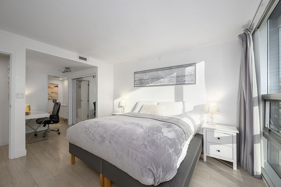 2005 1050 Burrard Street Vancouver, BC - 15