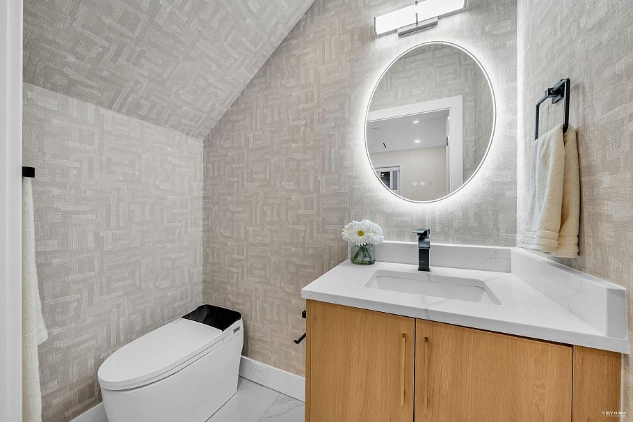 2 2705 E 3rd Avenue Vancouver, BC - 12