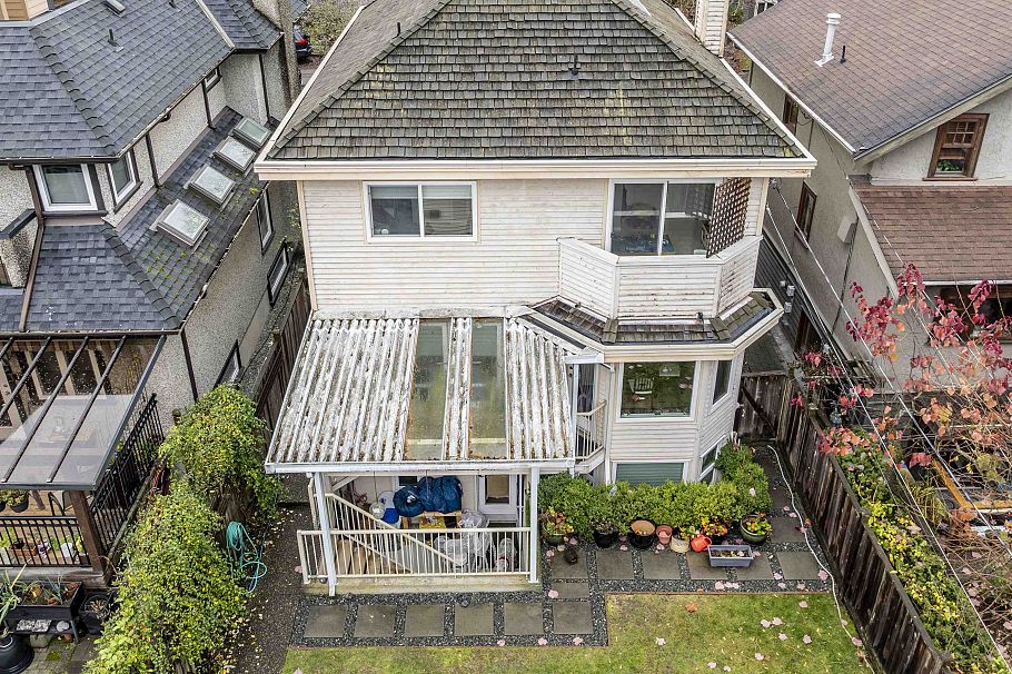4560 W 7th Avenue Vancouver, BC - 21
