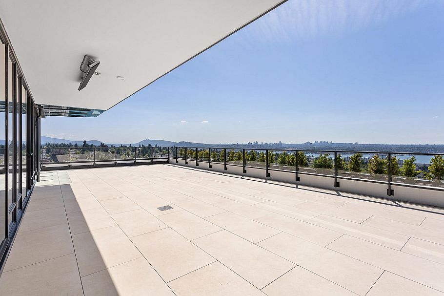 1602 135 E 13th Street North Vancouver, BC - 24