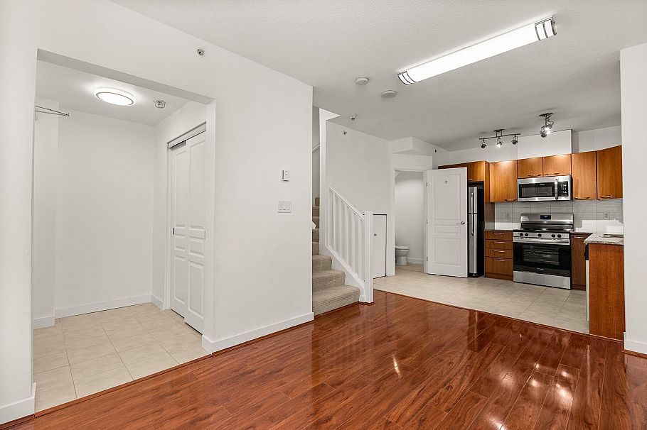 1468 Cedar Cottage Mews Vancouver, BC - 6