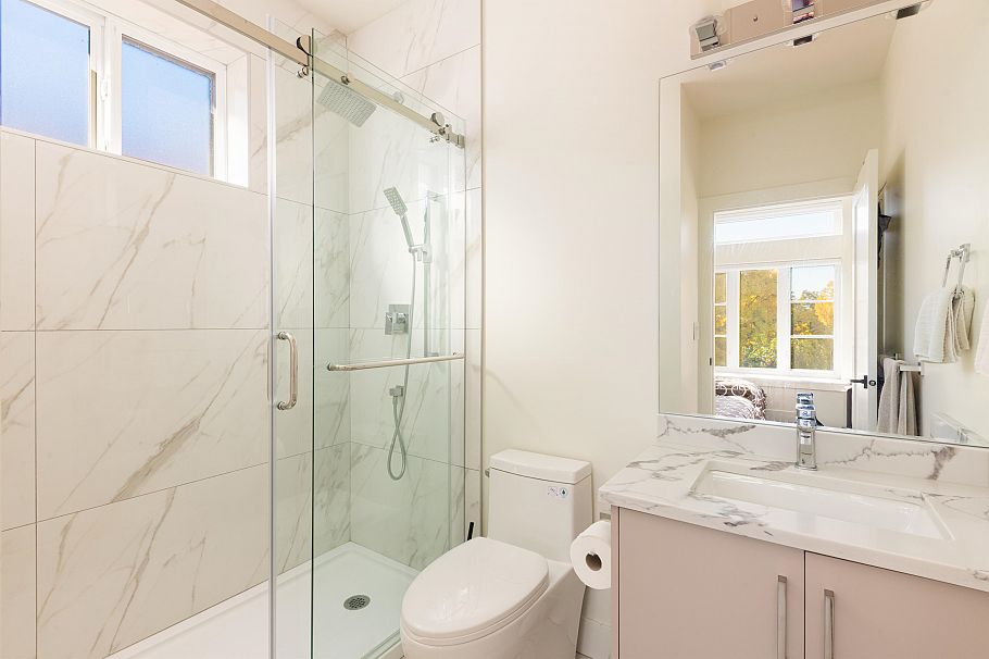 2719 E 46th Avenue Vancouver, BC - 15