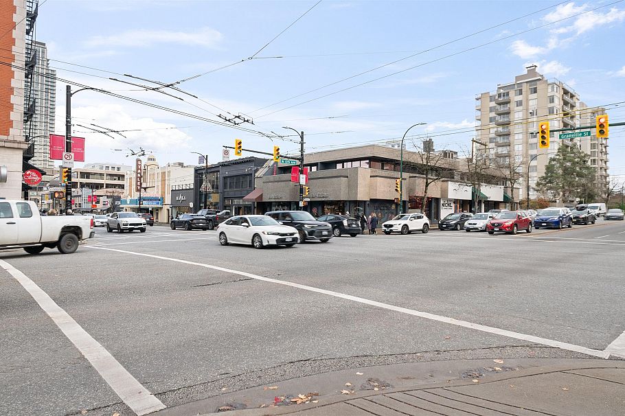 318 1345 W 15th Avenue Vancouver, BC - 27