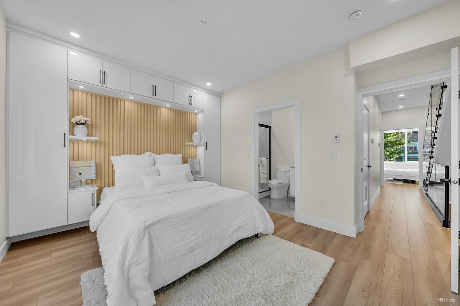 2 2705 E 3rd Avenue Vancouver, BC - 14