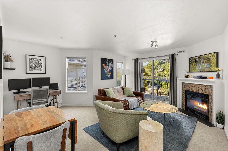 202 1537 Charles Street Vancouver, BC - 1