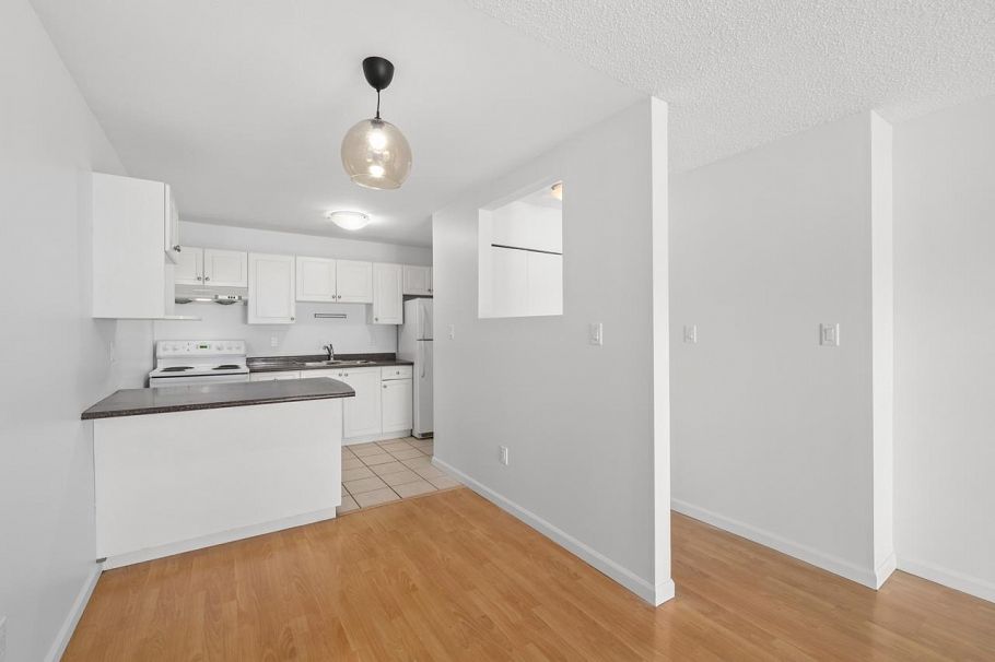 215 808 8th Avenue Vancouver, BC - 4