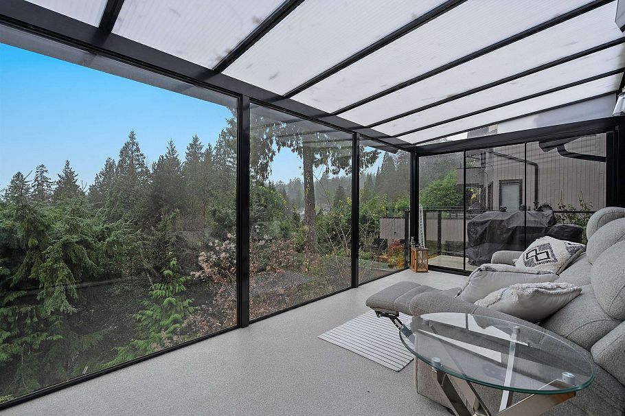 5625 Eagle Court North Vancouver, BC - 10