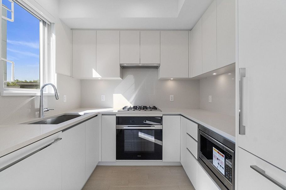 807 W 33rd Avenue Vancouver, BC - 11