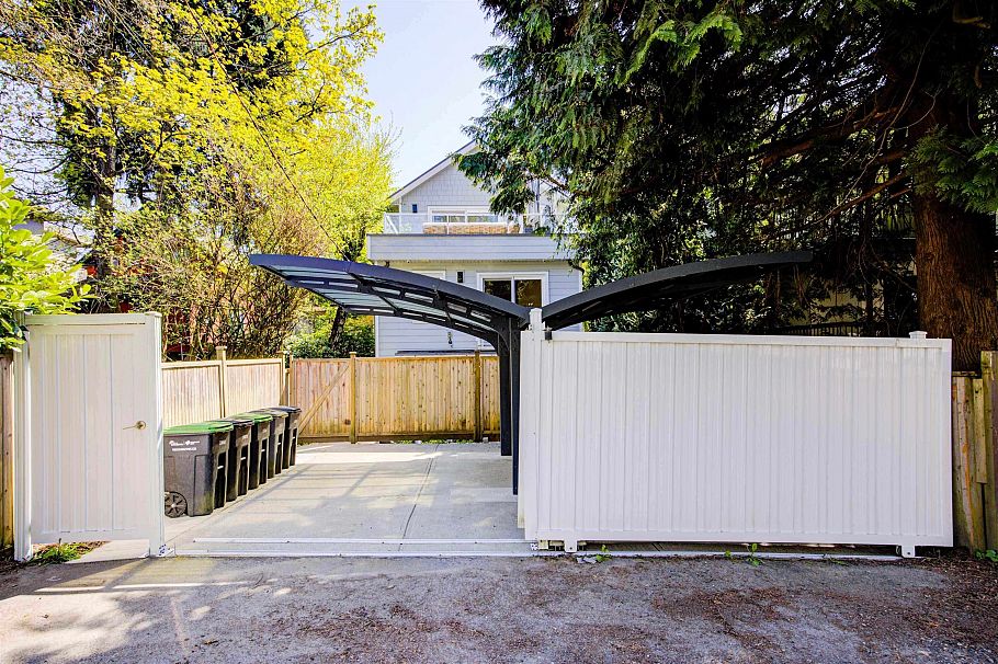 1535 E 5th Avenue Vancouver, BC - 11