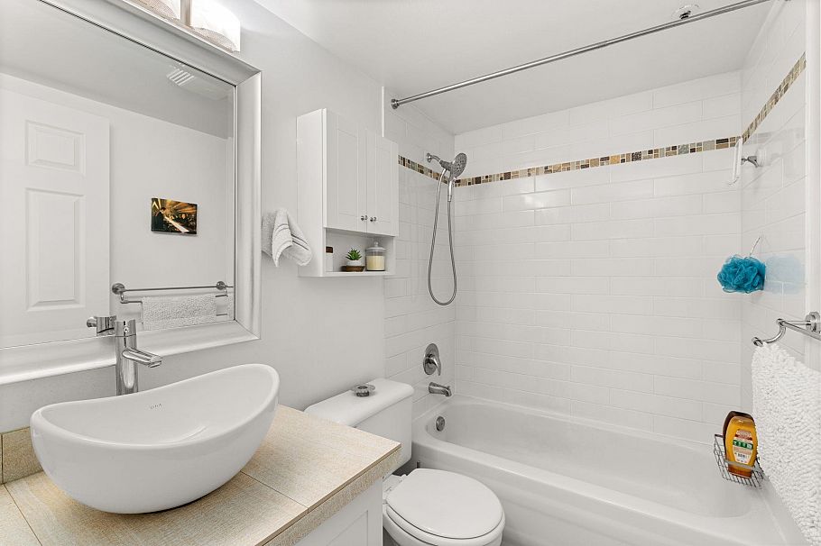 202 1537 Charles Street Vancouver, BC - 15