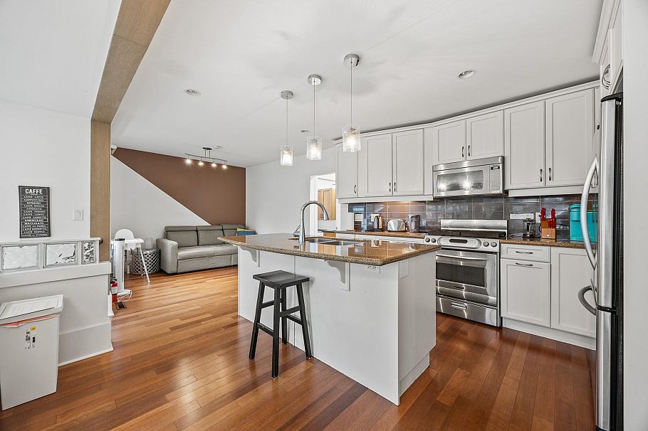 3276 W 21st Avenue Vancouver, BC - 11