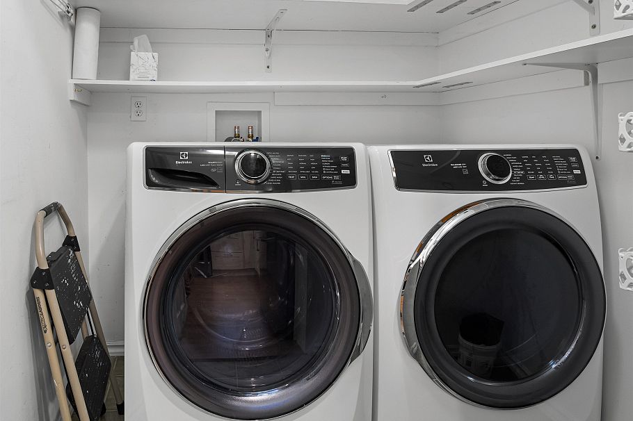 1253 Plateau Drive North Vancouver, BC - 11