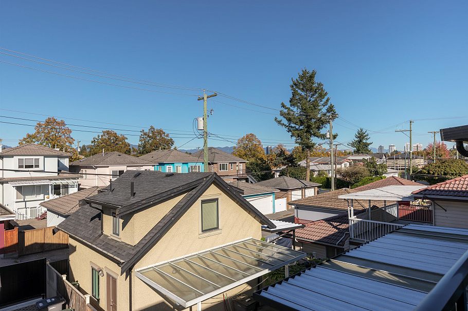 2719 E 46th Avenue Vancouver, BC - 19