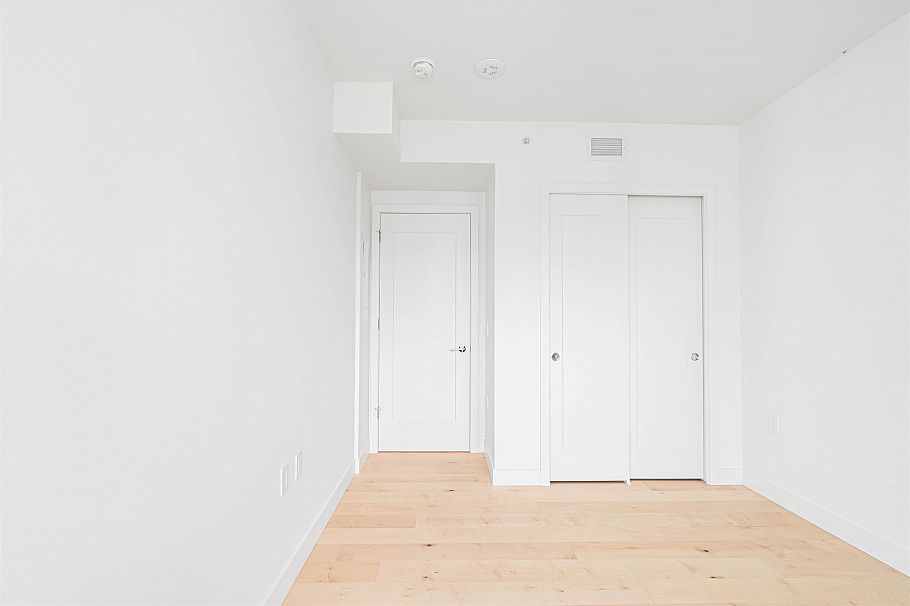 1309 135 E 13th Street North Vancouver, BC - 18