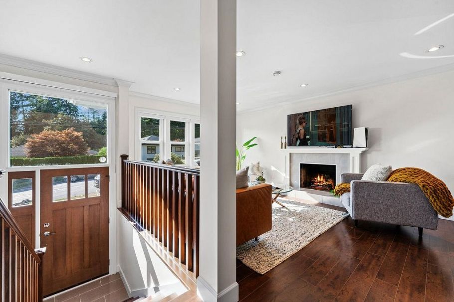 814 Plymouth Drive North Vancouver, BC - 4