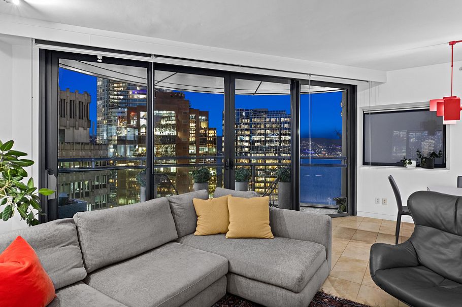 1807 838 W Hastings Street Vancouver, BC - 5