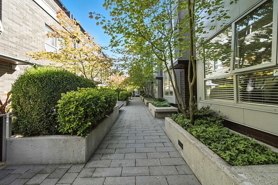 7 2188 W 8th Avenue Vancouver, BC - 36