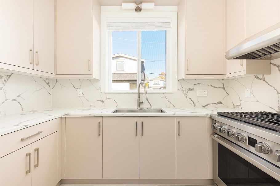 2719 E 46th Avenue Vancouver, BC - 7