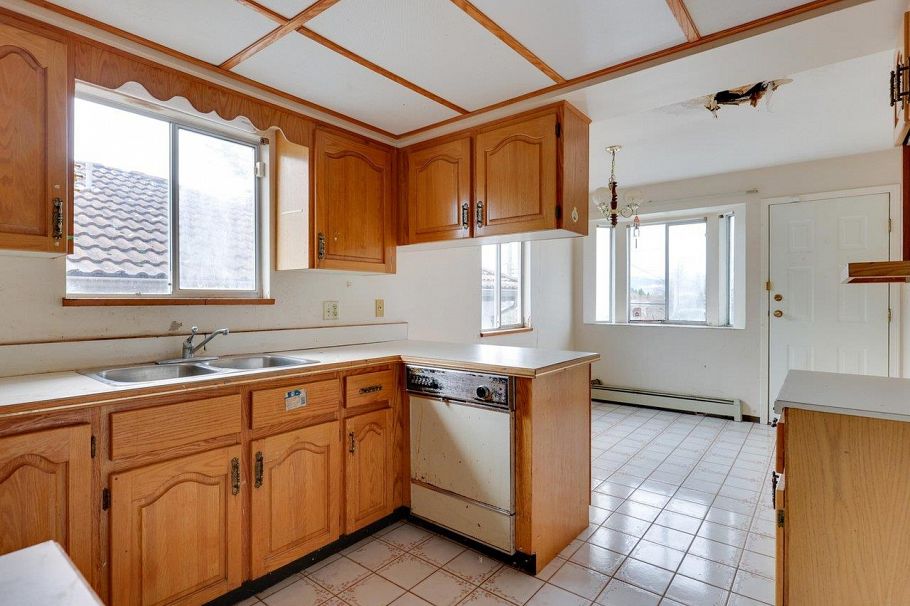 311 E 38th Avenue Vancouver, BC - 9