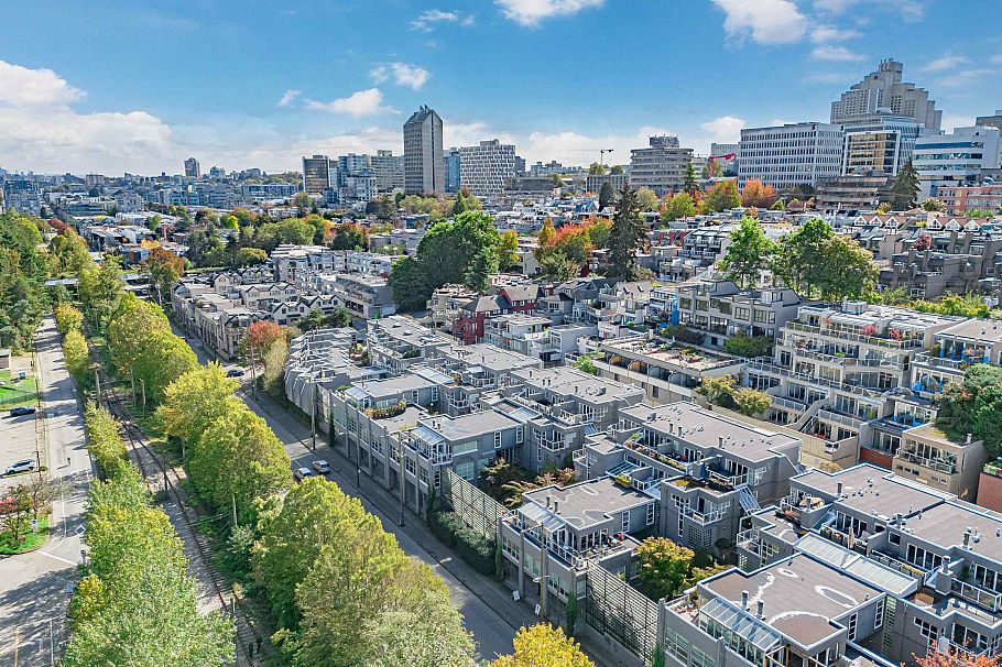 2243 Oak Street Vancouver, BC - 36