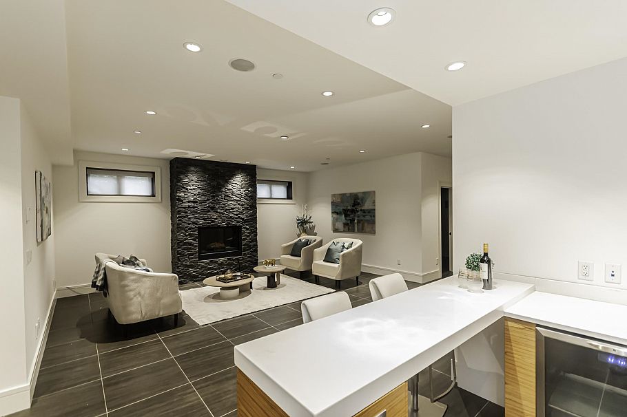 3875 W 36th Avenue Vancouver, BC - 30