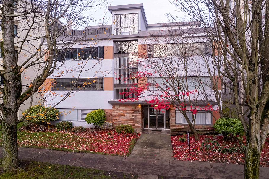 2 1879 Barclay Street Vancouver, BC - 17