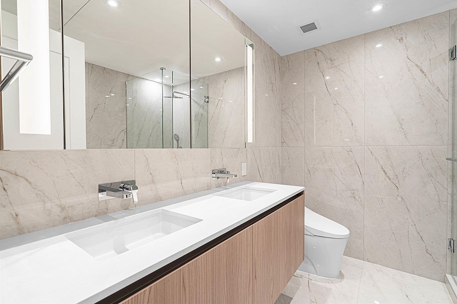 1309 135 E 13th Street North Vancouver, BC - 19