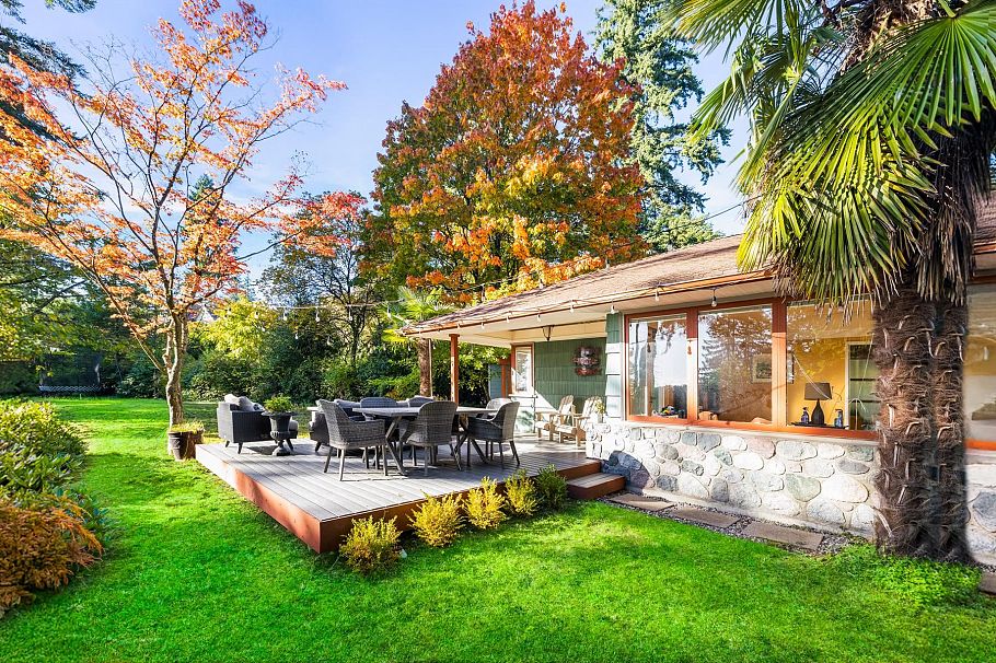 1090 W Keith Road North Vancouver, BC - 34