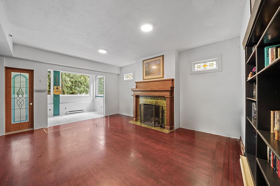 3535- 3539 W 3rd Avenue Vancouver, BC - 4