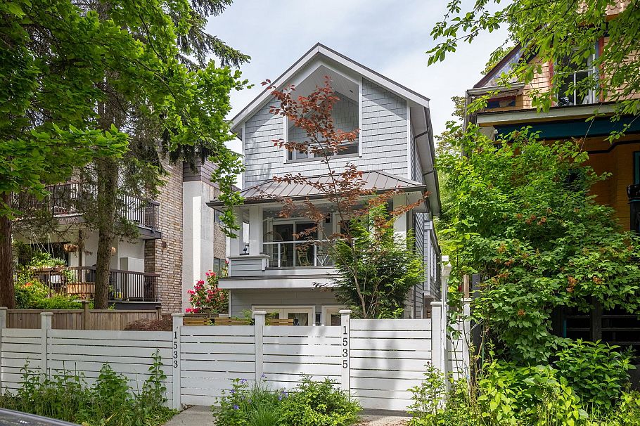 1535 E 5th Avenue Vancouver, BC - 1