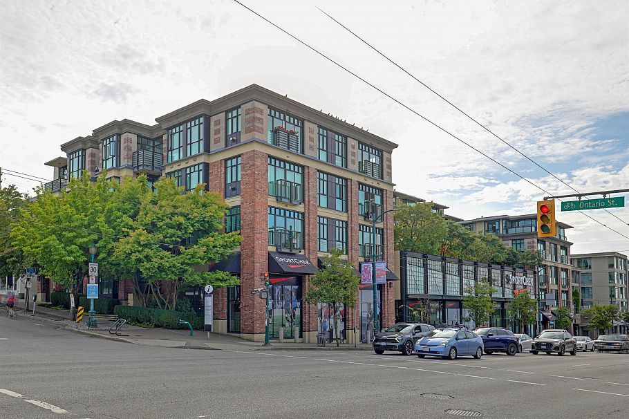 419 2515 Ontario Street Vancouver, BC - 2