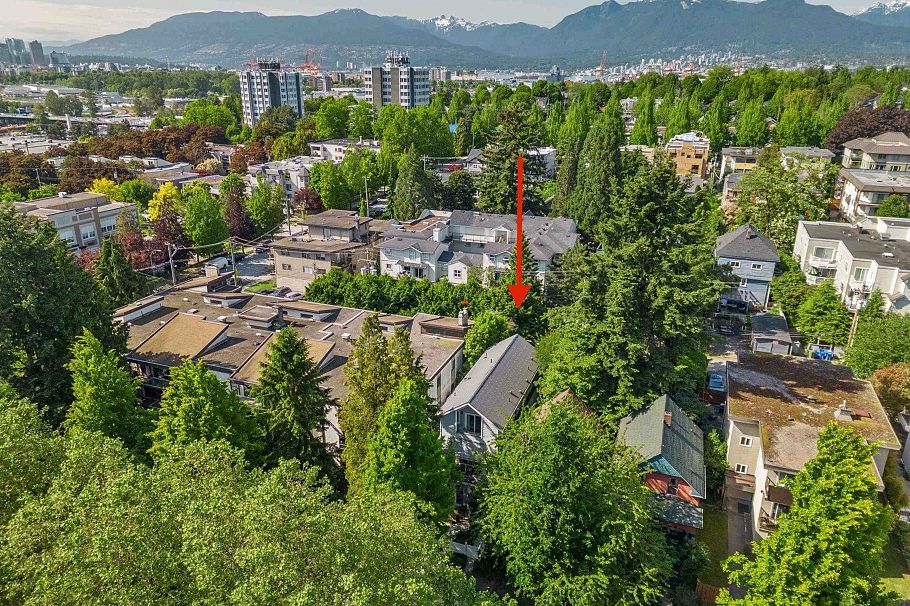 1535 E 5th Avenue Vancouver, BC - 12