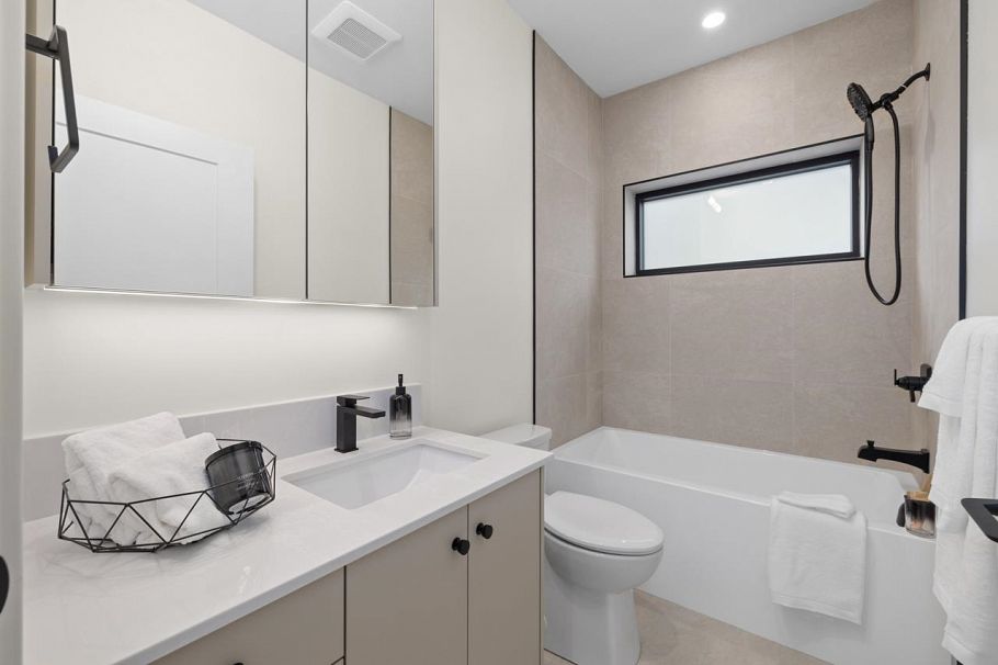 2 2247 Parker Street Vancouver, BC - 20