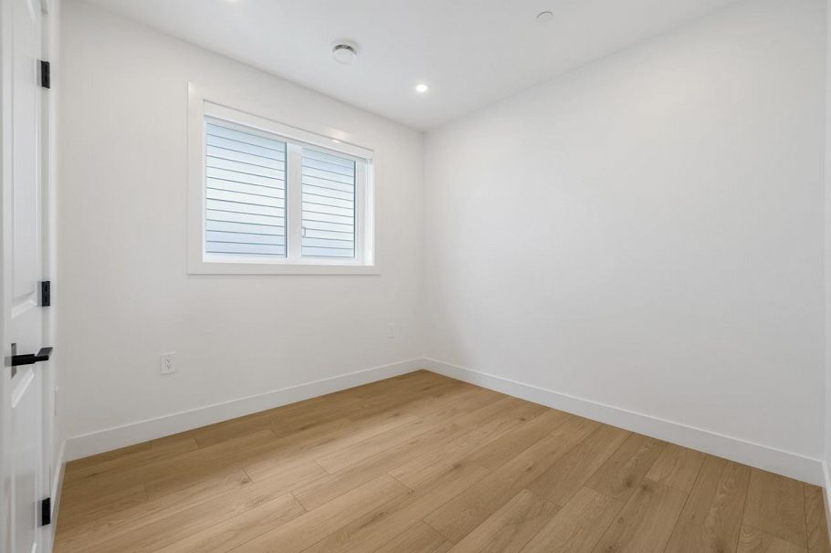 4705 Killarney Street Vancouver, BC - 11