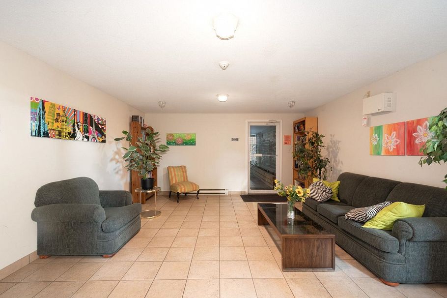  North Vancouver, BC - 3