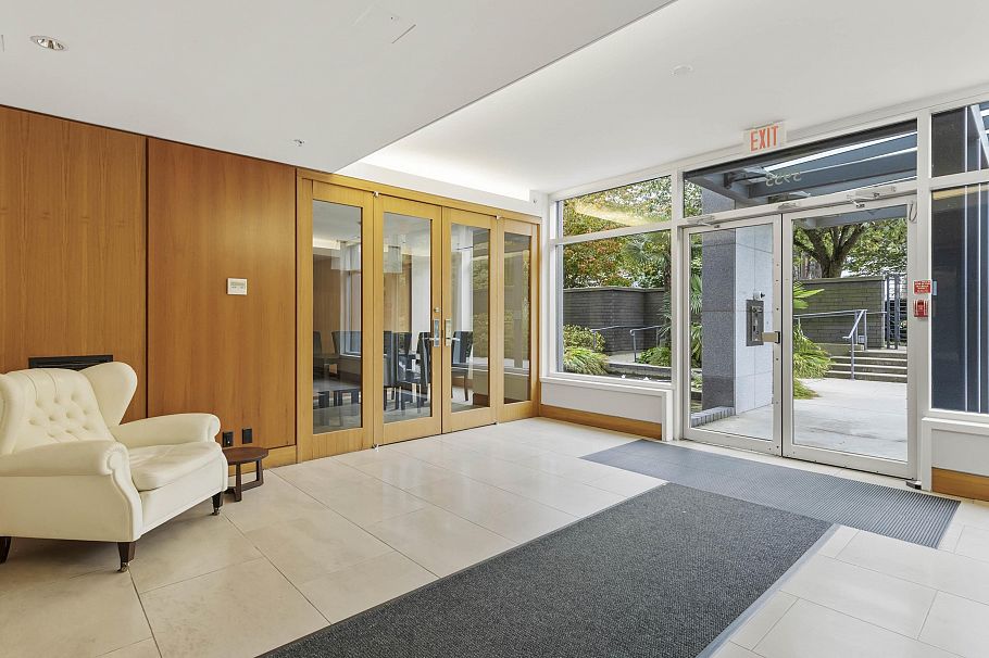 305 5955 Balsam Street Vancouver, BC - 37