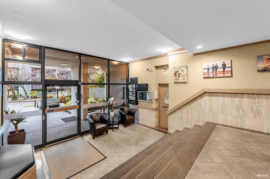 501 1725 Pendrell Street Vancouver, BC - 17