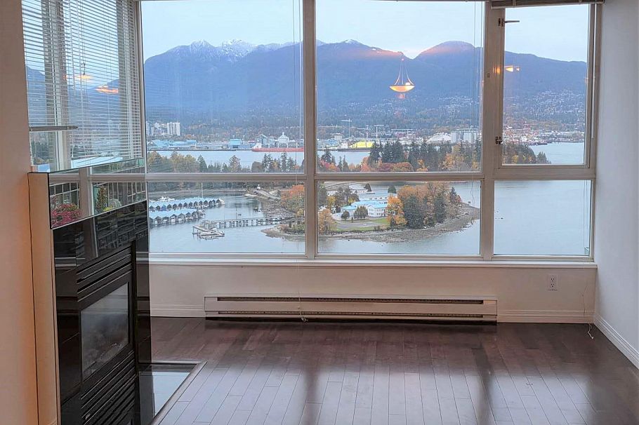 3105 1328 W Pender Street Vancouver, BC - 2