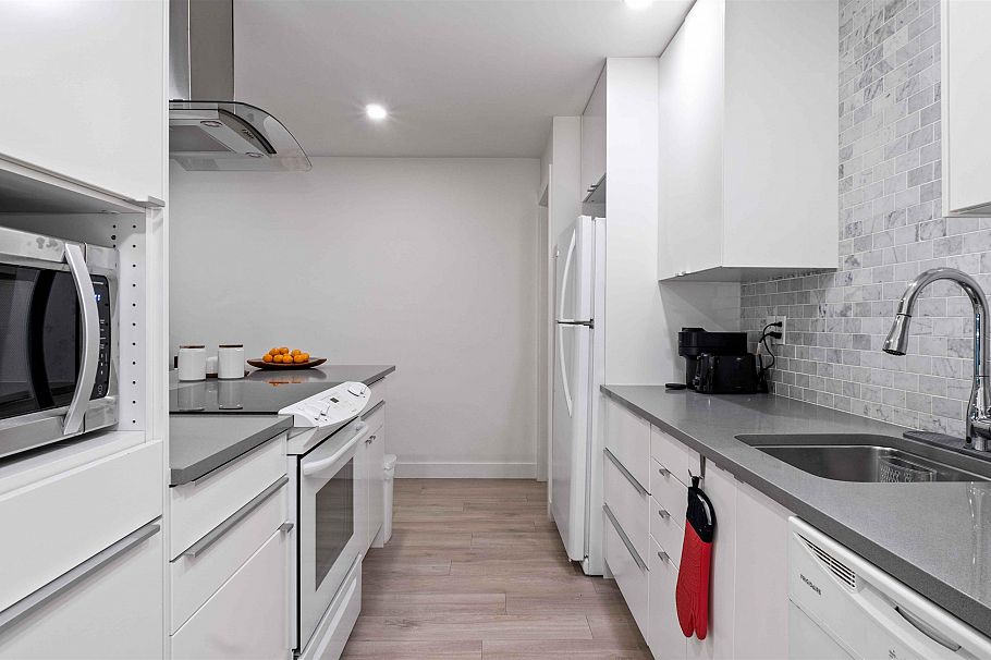 318 1345 W 15th Avenue Vancouver, BC - 10