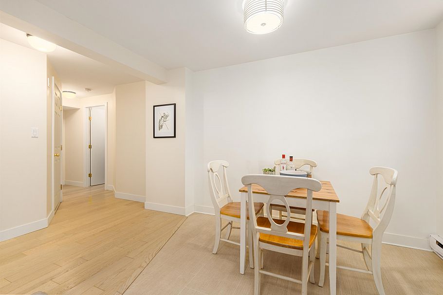 1231 Cloverley Street North Vancouver, BC - 23