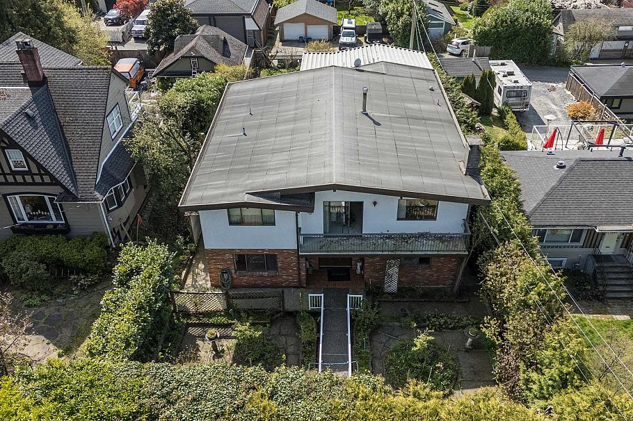 635 E Keith Road North Vancouver, BC - 34