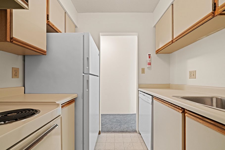 301 1406 Harwood Street Vancouver, BC - 10